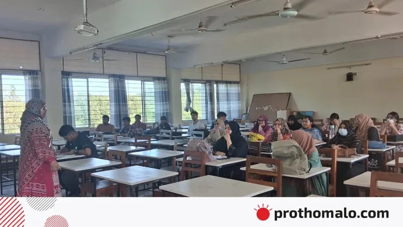 ৩৬ দিন পর চুয়েটে আংশিক ক্লাস শুরু, উপাচার্য পুনর্বহালের দাবিতে আন্দোলন অব্যাহত