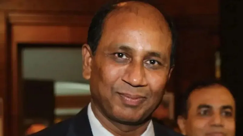 সাবেক এসবি প্রধান মনিরুল ও তার পরিবারের বিরুদ্ধে দুদকের ২ মামলার সিদ্ধান্ত