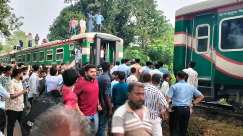 ময়মনসিংহের গফরগাঁওয়ে মোহনগঞ্জ এক্সপ্রেস ট্রেনের বগি বিচ্ছিন্ন