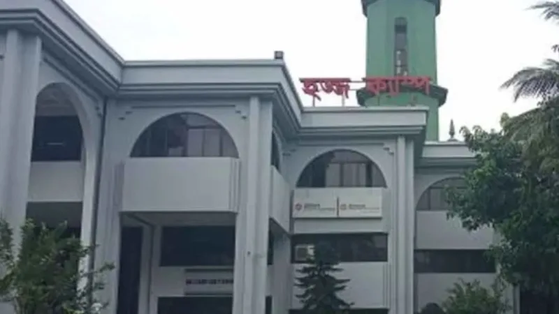 হজ ক্যাম্পে টিকিট বিক্রির কাউন্টার পুনরায় চালু