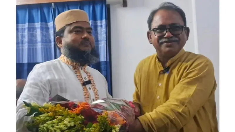 বিএনপি নবনির্বাচিত এমপি মির্জা ফয়সল আমিন জয়ের পর দেলাওয়ার হোসেনের ঘরে ফুল‑মিষ্টি নিয়ে গেছেন