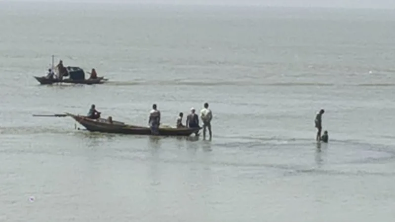 মধ্যরাতে শেষ হচ্ছে ইলিশ নিষেধাজ্ঞা, জেলেরা প্রস্তুত