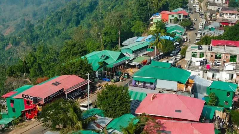 সাজেকের কলাবুনিয়া এলাকায় দুই আঞ্চলিক গোষ্ঠীর মধ্যে গোলাগুলি