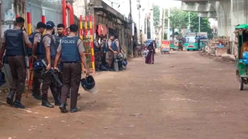 আশুলিয়ায় শ্রমিক বিক্ষোভে অন্তত ১১ কারখানা ছুটি ঘোষণা