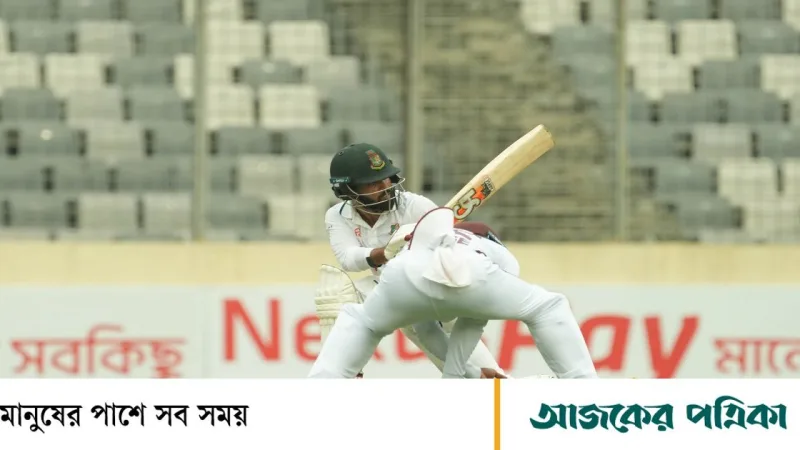 তাওহিদ হৃদয় স্ট্রেচারে করে টেস্টে বিদায়, আলোকস্বল্পতায় খেলা বন্ধ