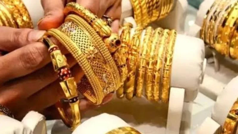 স্বর্ণের দামে বড় পতন: ভরিতে কমল ৫ হাজার ৪৮২ টাকা