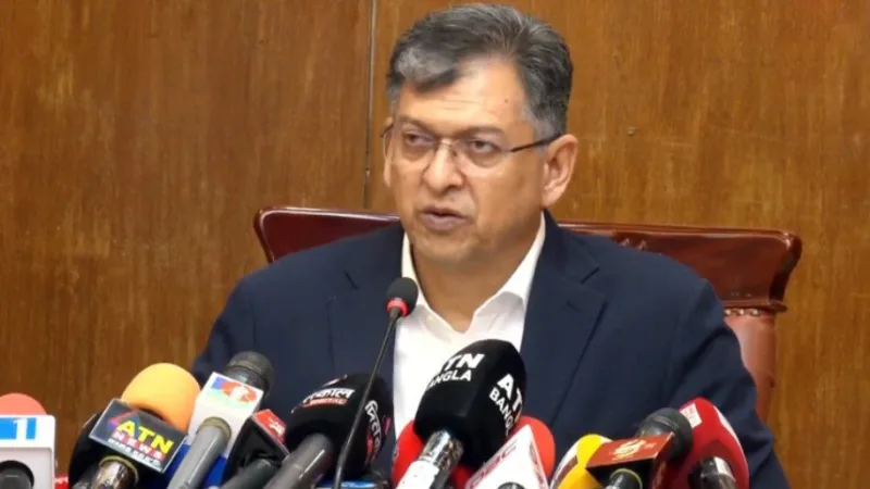 গৃহমন্ত্রী: শেখ হাসিনার প্রত্যাহারের জন্য বহির্গমণ চুক্তি অনুযায়ী বহু অনুরোধ পাঠানো হয়েছে
